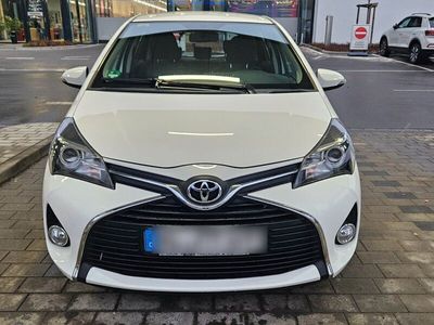 gebraucht Toyota Yaris 1,33-l-Dual-VVT-i DESIGN Paket