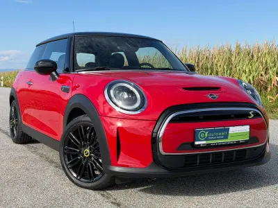 Gebraucht Mini Cooper SE Classic 135 kW (184 PS) 2023 Chili red Kleinwagen