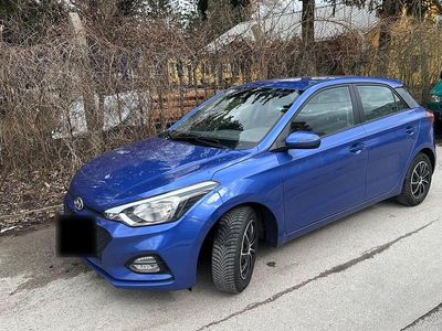 Usata Hyundai i20 Trend 84 CV (61 kW) 2018 Blu Utilitaria