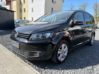 Begagnad VW Touran Match 140 HK (102 kW) 2012 Svart Minibuss