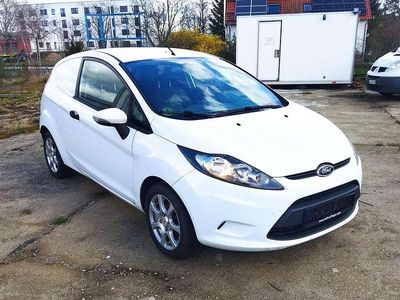 Frostweiß Gebraucht 2011 Ford Fiesta Kleinwagen | 2.300 € (Guter Preis)