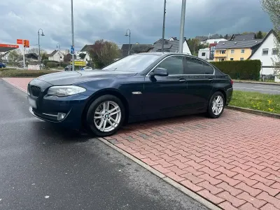 Gebraucht BMW 525 218 PS (160 kW) 2012 Blau Limousine