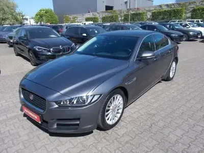 Gebraucht Jaguar XE Prestige 179 PS (131 kW) 2017 Grau Limousine