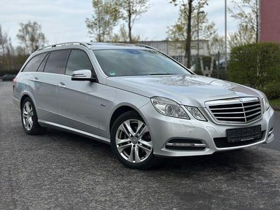 Usata Mercedes E220 Avantgarde 170 CV (125 kW) 2011 Argento Berlina