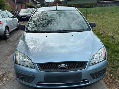 Usata Ford Focus 100 CV (73 kW) 2005 Blu Berlina