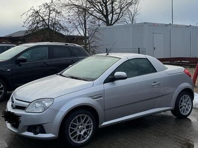 Gebraucht Opel Tigra 90 PS (66 kW) 2006 Silber Cabrio
