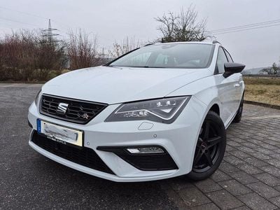 Weiß Gebraucht 2020 Seat Leon FR Limousine | 18.599 € (Guter Preis)
