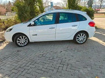 Gebraucht Renault Clio GrandTour Dynamique 88 PS (64 kW) 2009 Weiß Kombi