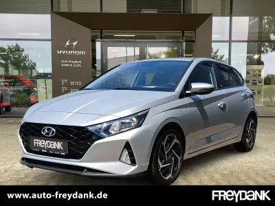 Gebraucht Hyundai i20 Edition 30+ 101 PS (74 kW) 2022 Sleek silver Kleinwagen