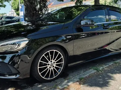 Gebraucht Mercedes A180 AMG line 136 PS (100 kW) 2018 Schwarz Kleinwagen