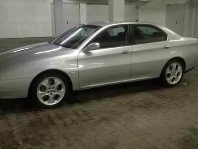 Alfa Romeo 166