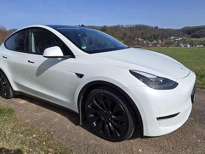 Second-hand Tesla Model Y Performance 392 kW (534 CP) 2022 Alb SUV