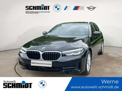Gebraucht BMW 520 190 PS (139 kW) 2023 Saphirschwarz metallic Kombi