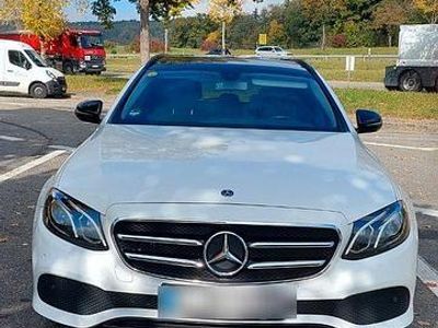 Weiß Gebraucht 2017 Mercedes E220 Avantgarde Kombi | 20.999 € (Fairer Preis)
