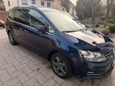 Gebraucht VW Sharan Highline 150 PS (110 kW) 2023 Blau Van / Kleinbus