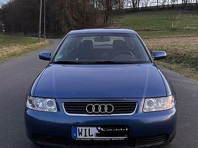 Gebraucht Audi A3 Ambiente 102 PS (75 kW) 2001 Blau Kleinwagen