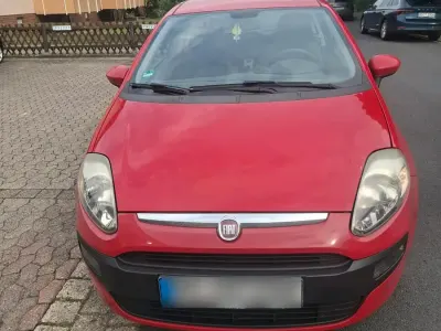 Gebraucht Fiat Punto 75 PS (55 kW) 2011 Rot Kleinwagen