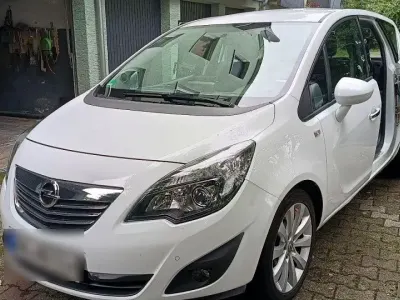 Gebraucht Opel Meriva Innovation 120 PS (88 kW) 2011 Weiß Van / Kleinbus