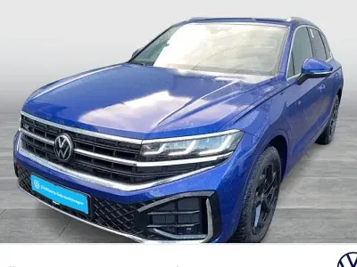Second-hand VW Touareg R-line 231 CP (169 kW) 2024 Albastru SUV