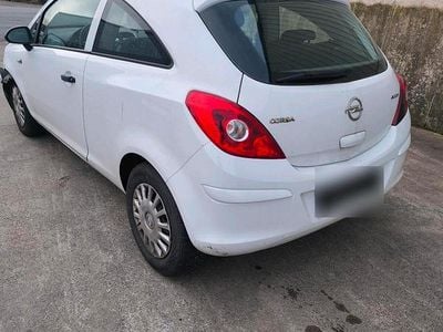 Gebraucht Opel Corsa 70 PS (51 kW) 2012 Weiß Kleinwagen
