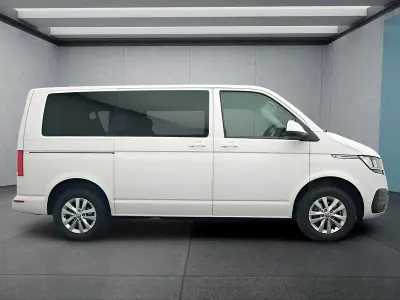 Second-hand VW Caravelle 150 CP (110 kW) 2024 Alb Van