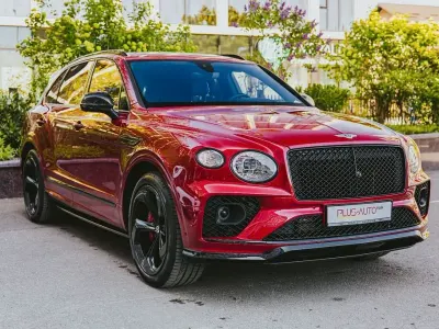 Begagnad Bentley Bentayga 340 HK (250 kW) 2023 Röd SUV