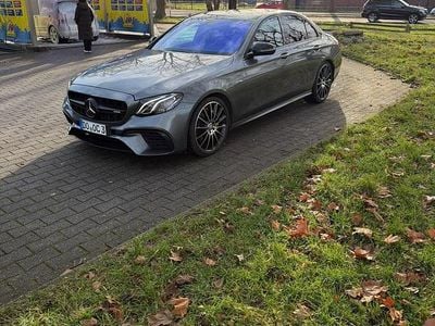 Grau Gebraucht 2016 Mercedes E63 AMG AMG Limousine | 23.400 €