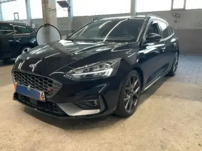 Używany Ford Focus ST 280 KM (205 kW) 2022 Czarny Sedan/Limuzyna