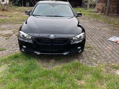 Gebraucht BMW 320 Sport Line 184 PS (135 kW) 2014 Schwarz Kombi