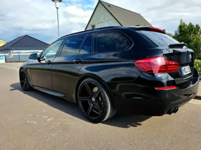 Gebraucht BMW 530 M Sport 258 PS (189 kW) 2015 Schwarz Kombi