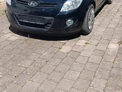 Gebraucht Hyundai i20 101 PS (74 kW) 2009 Schwarz Kleinwagen