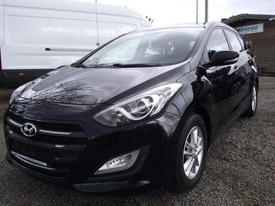 Second-hand Hyundai i30 Classic 101 CP (74 kW) 2016 Negru Break