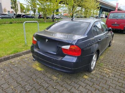 gebraucht BMW 318 i e90 Defekt !!!!