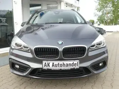 Gebraucht BMW 220 Advantage 190 PS (139 kW) 2016 Grau Van / Kleinbus