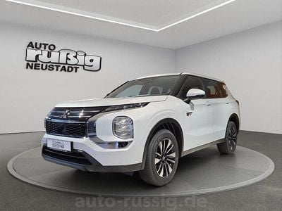 Neu Mitsubishi Outlander P-HEV Basis 136 PS (100 kW) 2025 Titanweiß SUV