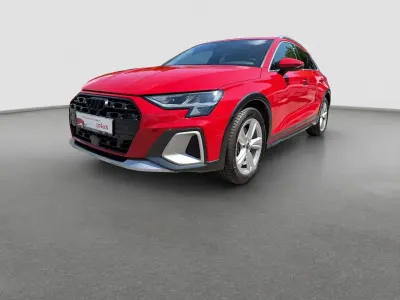 Gebraucht Audi A3 Ambiente 150 PS (110 kW) 2025 Rot Limousine