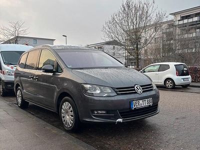 Gebraucht VW Sharan 140 PS (102 kW) 2012 Grau Van / Kleinbus