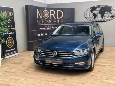 Gebraucht VW Passat Business 150 PS (110 kW) 2023 Blau Kombi