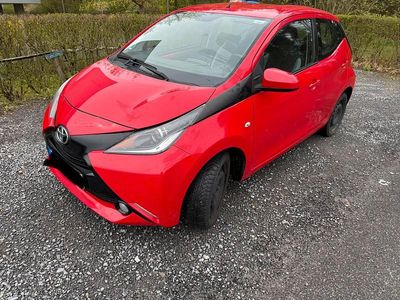 Usata Toyota Aygo 51 CV (37 kW) 2015 Rosso Utilitaria