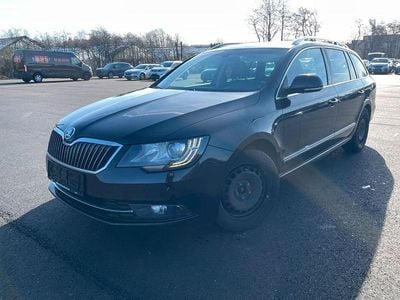 Gebraucht Skoda Superb Elegance 140 PS (102 kW) 2014 Schwarz Kombi