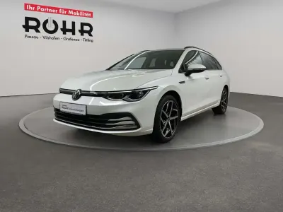 Gebraucht VW Golf VII Style 150 PS (110 kW) 2021 Oryxwhite perlmutteffekt Kleinwagen