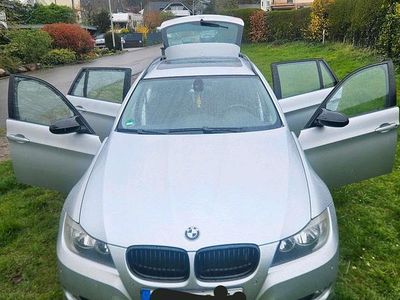 Gebraucht BMW 320 130 PS (95 kW) 2007 Grau Kombi