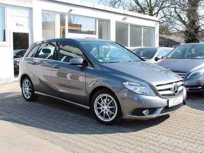 Gebraucht Mercedes B180 122 PS (89 kW) 2012 Grau Van / Kleinbus