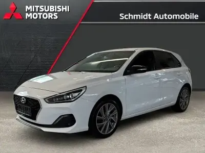 Gebraucht Hyundai i30 Passion 141 PS (103 kW) 2019 Weiß Limousine