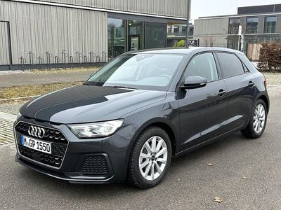 Grau Gebraucht 2024 Audi A1 Sportback Ambiente Kleinwagen | 22.499 € (Guter Preis)