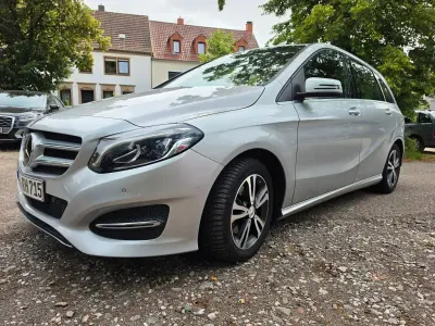 Gebraucht Mercedes B220 Urban 177 PS (130 kW) 2016 Silber Kleinwagen
