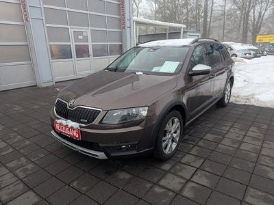 Braun Gebraucht 2015 Skoda Octavia Kleinwagen | 13.950 € (Fairer Preis)