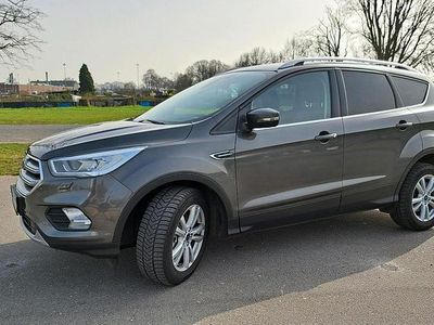 Gebraucht Ford Kuga 120 PS (88 kW) 2018 Braun SUV
