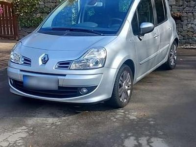 Gebraucht Renault Modus Night&Day 103 PS (75 kW) 2011 Silber Van / Kleinbus