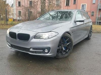 Gebraucht BMW 530 258 PS (189 kW) 2016 Grau Kombi